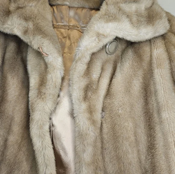 Vintage 60s Grandella tan heavy classic faux fur coat pockets satin lined sz 10 - Picture 3 of 16